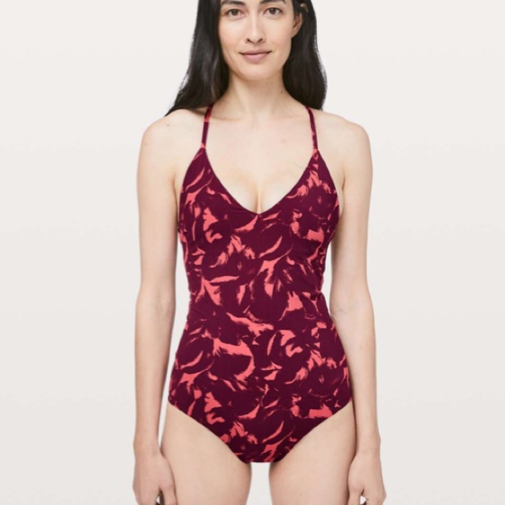 Lululemon Swimsuit Weave the Waves One Piece Bathing Suit Red Pink Sz 6